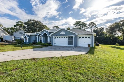 Villa ou maison à vendre à Spring Hill, Floride: 5 chambres, 273.5 m2 № 2339768 - photo 3