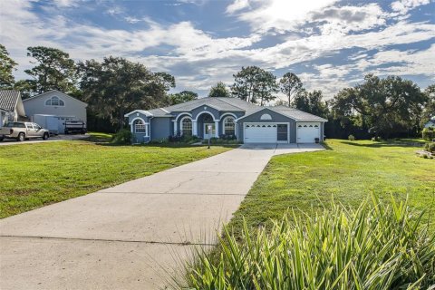 Villa ou maison à vendre à Spring Hill, Floride: 5 chambres, 273.5 m2 № 2339768 - photo 2