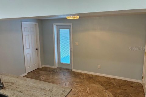 Villa ou maison à louer à Palm Harbor, Floride: 4 chambres, 150.32 m2 № 2418687 - photo 8