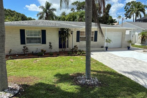 Villa ou maison à Palm Harbor, Floride 4 chambres, 150.32 m2 № 2418687