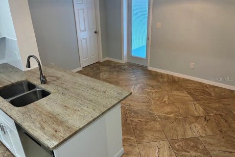 Villa ou maison à louer à Palm Harbor, Floride: 4 chambres, 150.32 m2 № 2418687 - photo 7