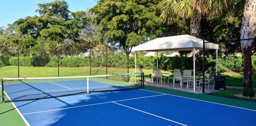 House in Boynton Beach, Florida 3 bedrooms, 193.33 sq.m. № 1208065