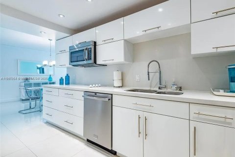 Condominio en venta en Hollywood, Florida, 1 dormitorio, 81.2 m2 № 2014322 - foto 5