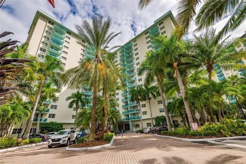 Condominio en venta en Hollywood, Florida, 1 dormitorio, 81.2 m2 № 2014322 - foto 12