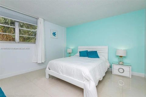 Condominio en venta en Hollywood, Florida, 1 dormitorio, 81.2 m2 № 2014322 - foto 16