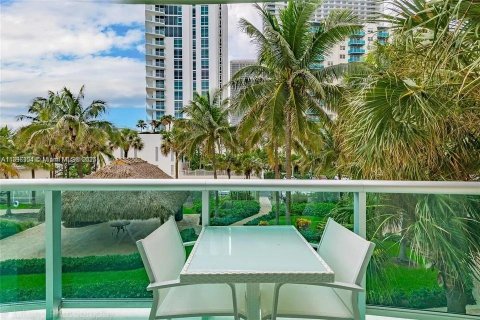 Condominio en venta en Hollywood, Florida, 1 dormitorio, 81.2 m2 № 2014322 - foto 13