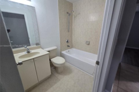 Condominio en alquiler en Homestead, Florida, 3 dormitorios, 132.2 m2 № 1992831 - foto 8