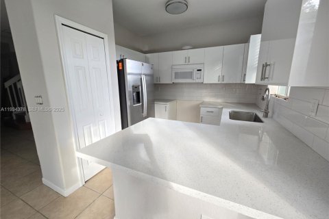 Condominio en alquiler en Homestead, Florida, 3 dormitorios, 132.2 m2 № 1992831 - foto 2