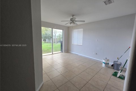 Condominio en alquiler en Homestead, Florida, 3 dormitorios, 132.2 m2 № 1992831 - foto 3