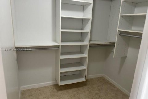 Copropriété à vendre à Bay Harbor Islands, Floride: 2 chambres, 164.44 m2 № 1981898 - photo 30