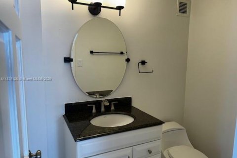 Copropriété à vendre à Bay Harbor Islands, Floride: 2 chambres, 164.44 m2 № 1981898 - photo 21