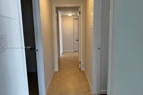 Copropriété à vendre à Bay Harbor Islands, Floride: 2 chambres, 164.44 m2 № 1981898 - photo 23