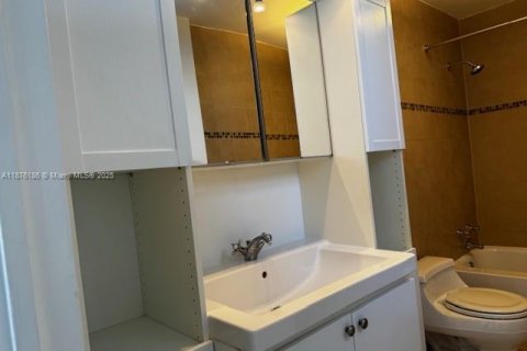 Copropriété à vendre à Bay Harbor Islands, Floride: 2 chambres, 164.44 m2 № 1981898 - photo 26