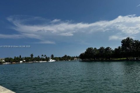Copropriété à vendre à Bay Harbor Islands, Floride: 2 chambres, 164.44 m2 № 1981898 - photo 9