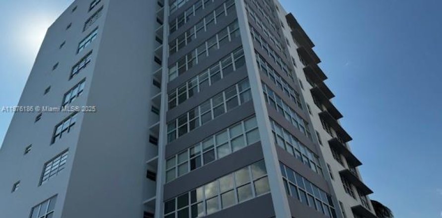 Condo à Bay Harbor Islands, Floride, 2 chambres  № 1981898