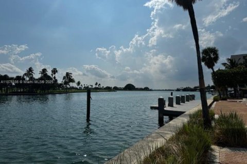 Copropriété à vendre à Bay Harbor Islands, Floride: 2 chambres, 164.44 m2 № 1981898 - photo 4