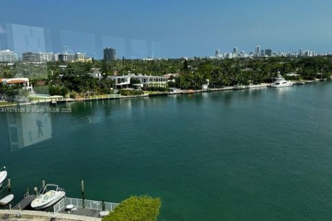 Copropriété à vendre à Bay Harbor Islands, Floride: 2 chambres, 164.44 m2 № 1981898 - photo 3