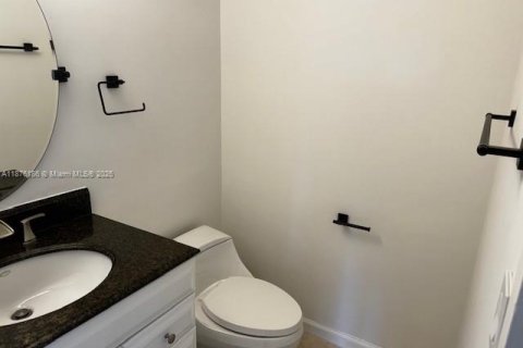 Copropriété à vendre à Bay Harbor Islands, Floride: 2 chambres, 164.44 m2 № 1981898 - photo 19