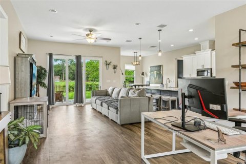 House in Land O' Lakes, Florida 3 bedrooms, 163.04 sq.m. № 2229199 - photo 6