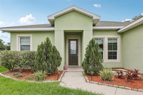 House in Land O' Lakes, Florida 3 bedrooms, 163.04 sq.m. № 2229199 - photo 3