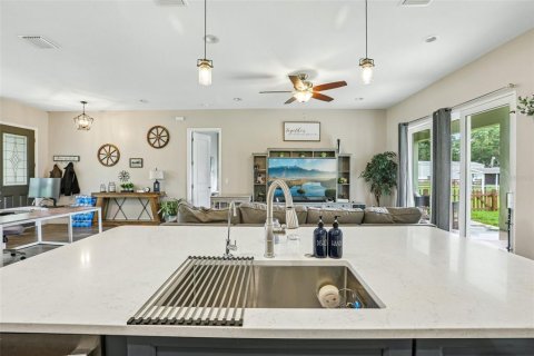 House in Land O' Lakes, Florida 3 bedrooms, 163.04 sq.m. № 2229199 - photo 13
