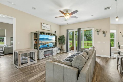 House in Land O' Lakes, Florida 3 bedrooms, 163.04 sq.m. № 2229199 - photo 7