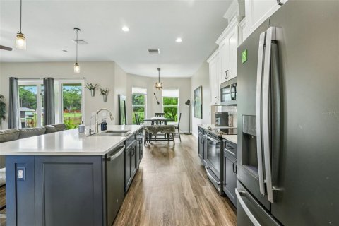 House in Land O' Lakes, Florida 3 bedrooms, 163.04 sq.m. № 2229199 - photo 12