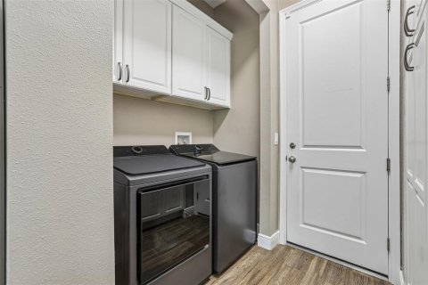 House in Land O' Lakes, Florida 3 bedrooms, 163.04 sq.m. № 2229199 - photo 16