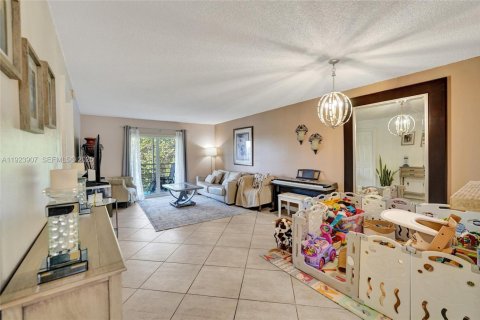Condominio en venta en Dania Beach, Florida, 2 dormitorios, 87.79 m2 № 1982162 - foto 18