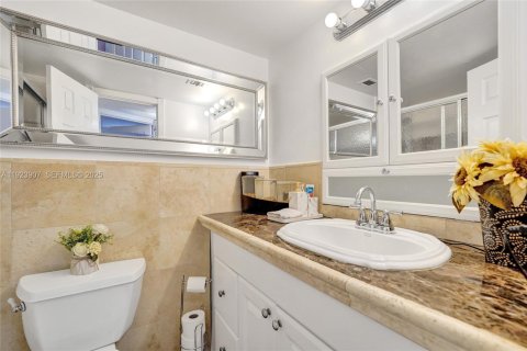 Condominio en venta en Dania Beach, Florida, 2 dormitorios, 87.79 m2 № 1982162 - foto 27