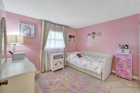 Condominio en venta en Dania Beach, Florida, 2 dormitorios, 87.79 m2 № 1982162 - foto 2