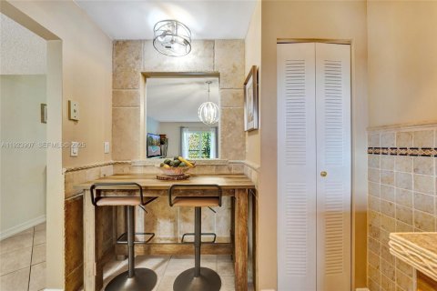 Condominio en venta en Dania Beach, Florida, 2 dormitorios, 87.79 m2 № 1982162 - foto 11