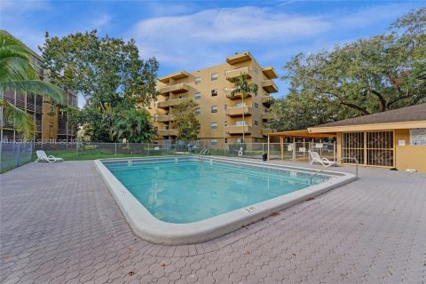 Condominio en venta en Dania Beach, Florida, 2 dormitorios, 87.79 m2 № 1982162 - foto 3