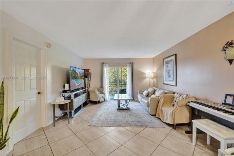 Condominio en venta en Dania Beach, Florida, 2 dormitorios, 87.79 m2 № 1982162 - foto 1