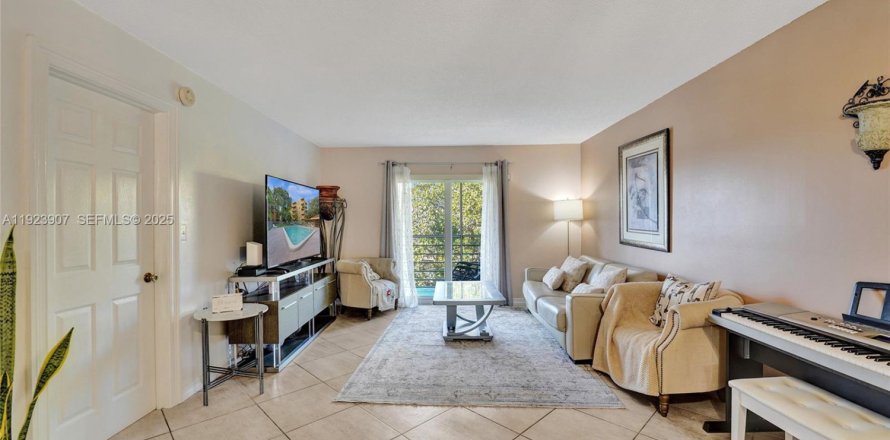 Condominio en Dania Beach, Florida, 2 dormitorios  № 1982162