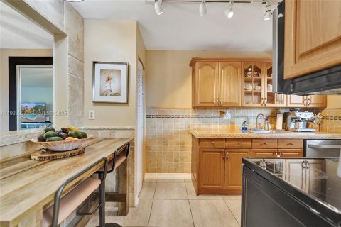 Condominio en venta en Dania Beach, Florida, 2 dormitorios, 87.79 m2 № 1982162 - foto 8