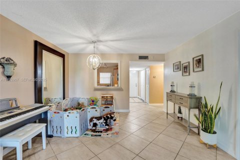 Condominio en venta en Dania Beach, Florida, 2 dormitorios, 87.79 m2 № 1982162 - foto 20