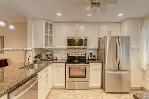 Condominio en venta en Lauderhill, Florida, 3 dormitorios, 126.72 m2 № 2012766 - foto 3