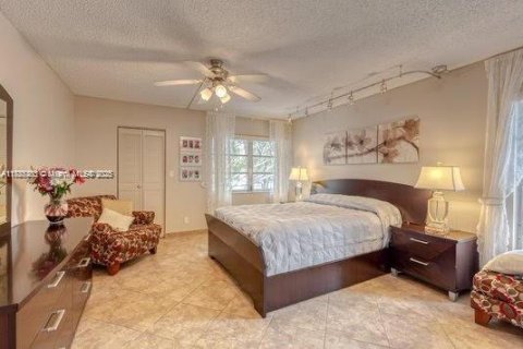 Condominio en venta en Lauderhill, Florida, 3 dormitorios, 126.72 m2 № 2012766 - foto 19