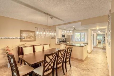 Condominio en venta en Lauderhill, Florida, 3 dormitorios, 126.72 m2 № 2012766 - foto 7