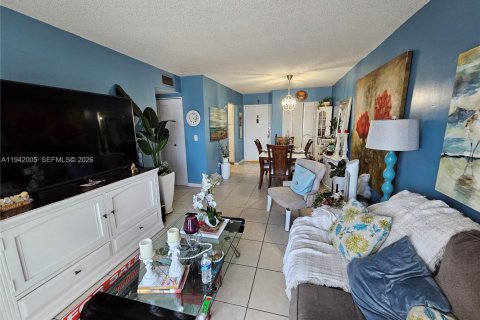 Copropriété à vendre à Miami, Floride: 1 chambre, 64.75 m2 № 1998796 - photo 6