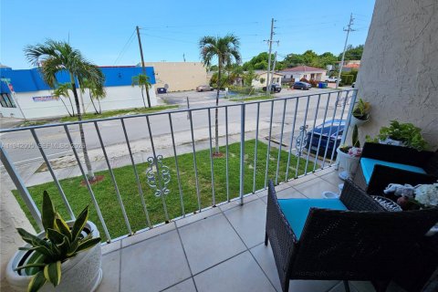 Copropriété à vendre à Miami, Floride: 1 chambre, 64.75 m2 № 1998796 - photo 12