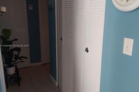 Copropriété à vendre à Miami, Floride: 1 chambre, 64.75 m2 № 1998796 - photo 11