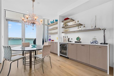 Condo in Sarasota, Florida, 4 bedrooms  № 2204681 - photo 16