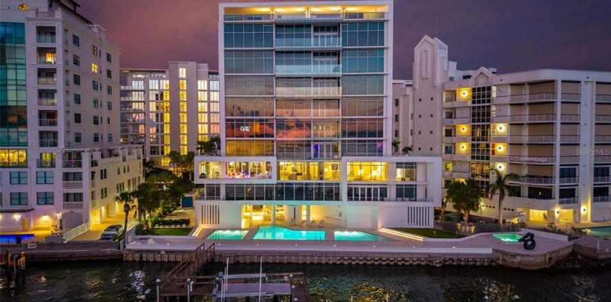 Condo in Sarasota, Florida, 4 bedrooms  № 2204681