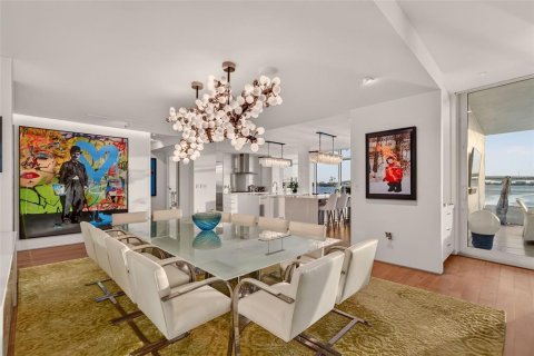 Condo in Sarasota, Florida, 4 bedrooms  № 2204681 - photo 21