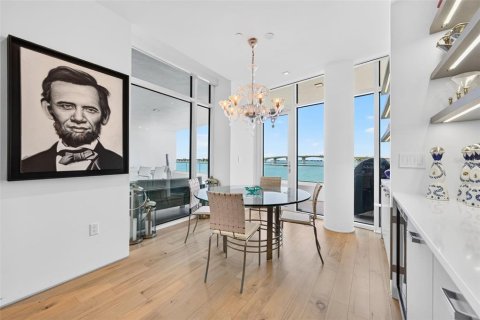 Condo in Sarasota, Florida, 4 bedrooms  № 2204681 - photo 18