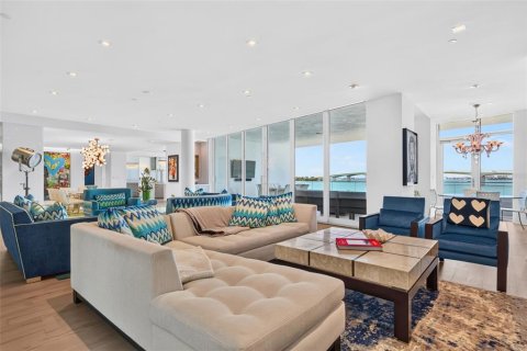 Condo in Sarasota, Florida, 4 bedrooms  № 2204681 - photo 14