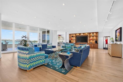 Condo in Sarasota, Florida, 4 bedrooms  № 2204681 - photo 12