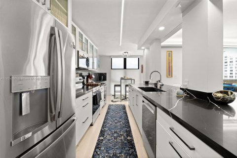 Condominio en venta en Miami Beach, Florida, 2 dormitorios, 133.78 m2 № 2015750 - foto 10